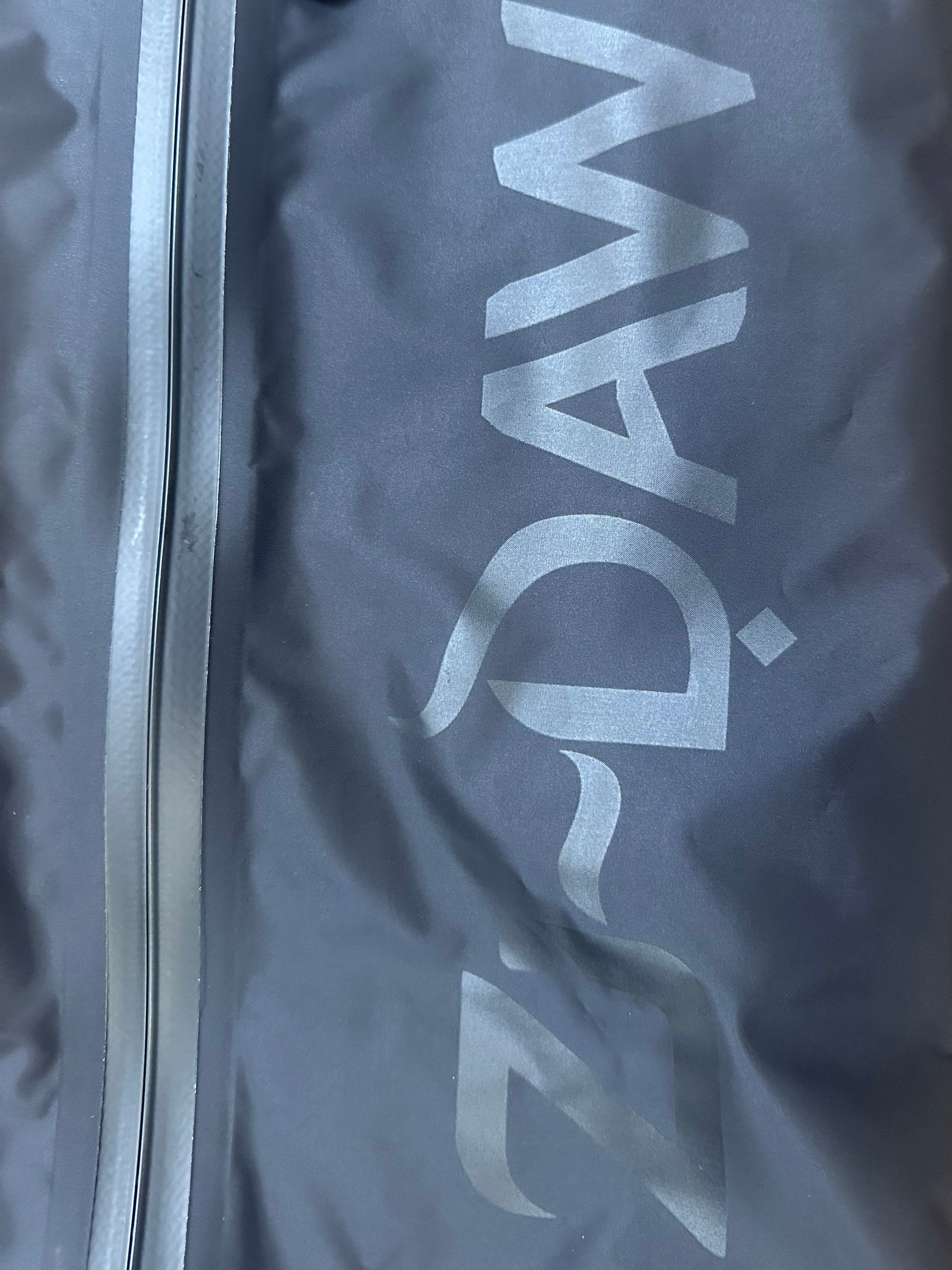 2 in 1 - Vacuum and Waterproof Reusable Bags w/Pump
